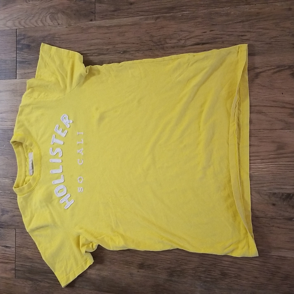 Hollister yellow t-shirt